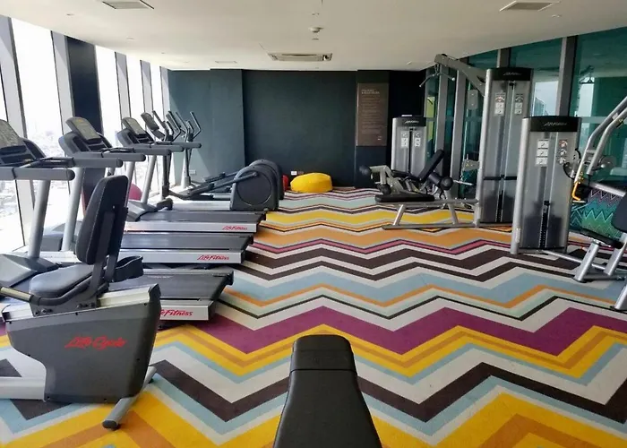 Apartment Cool 1br Acqua Livingstone Netflix Pool And Gym Manila